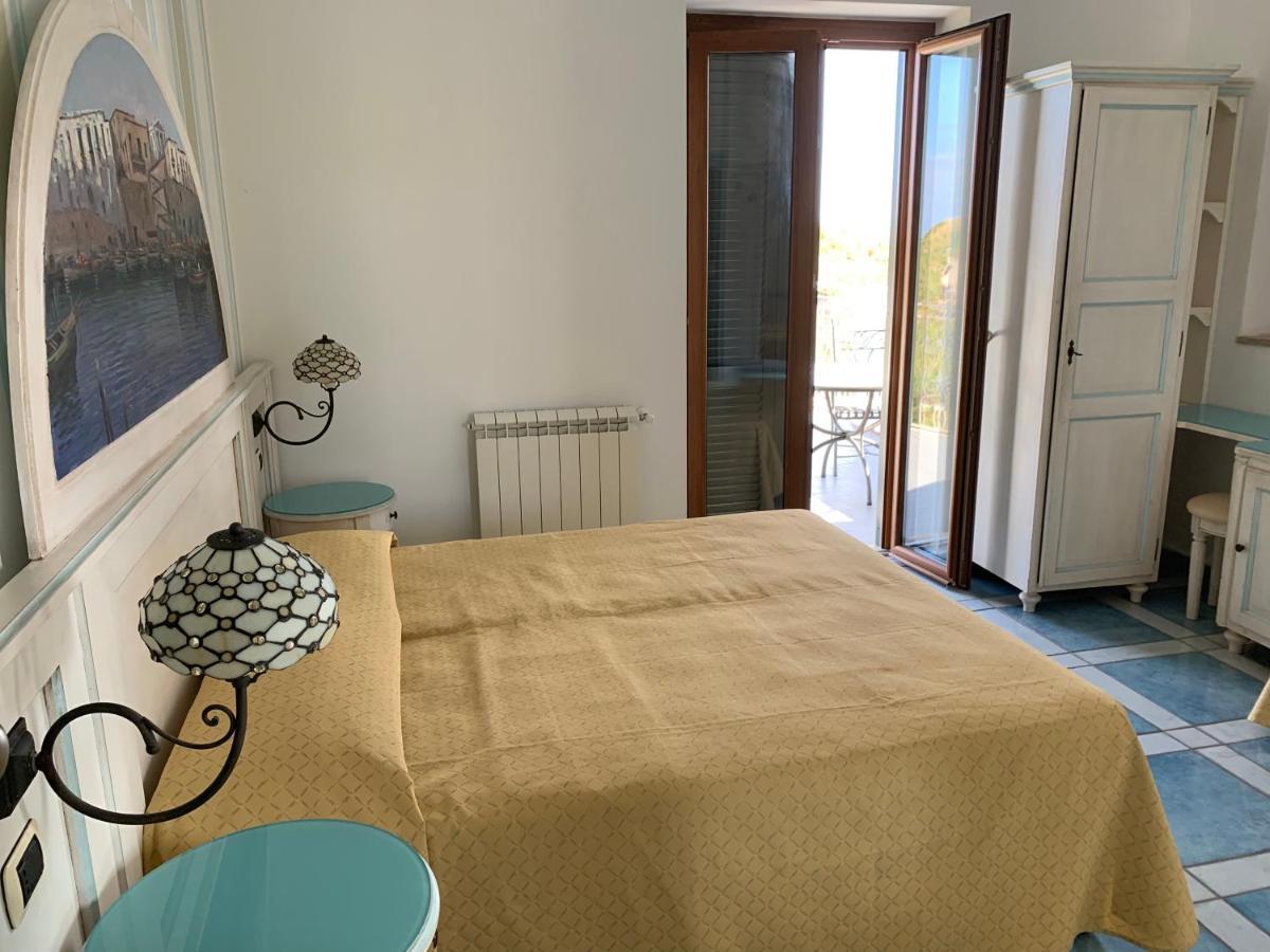 Hotel Isolabella فينتوتيني المظهر الخارجي الصورة