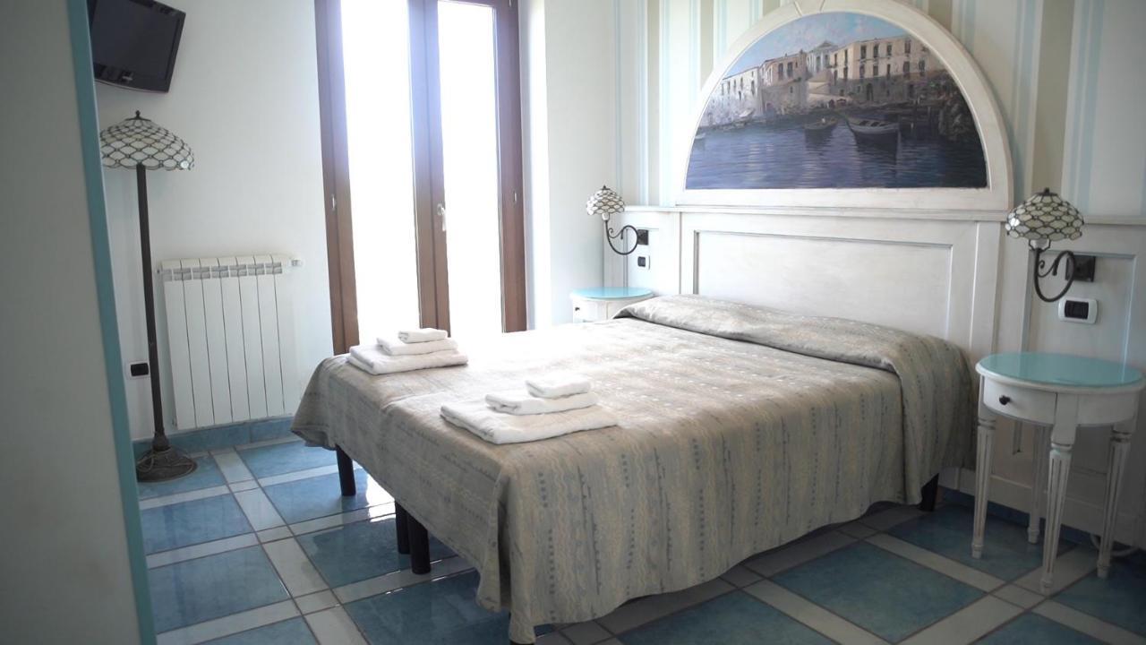Hotel Isolabella فينتوتيني المظهر الخارجي الصورة
