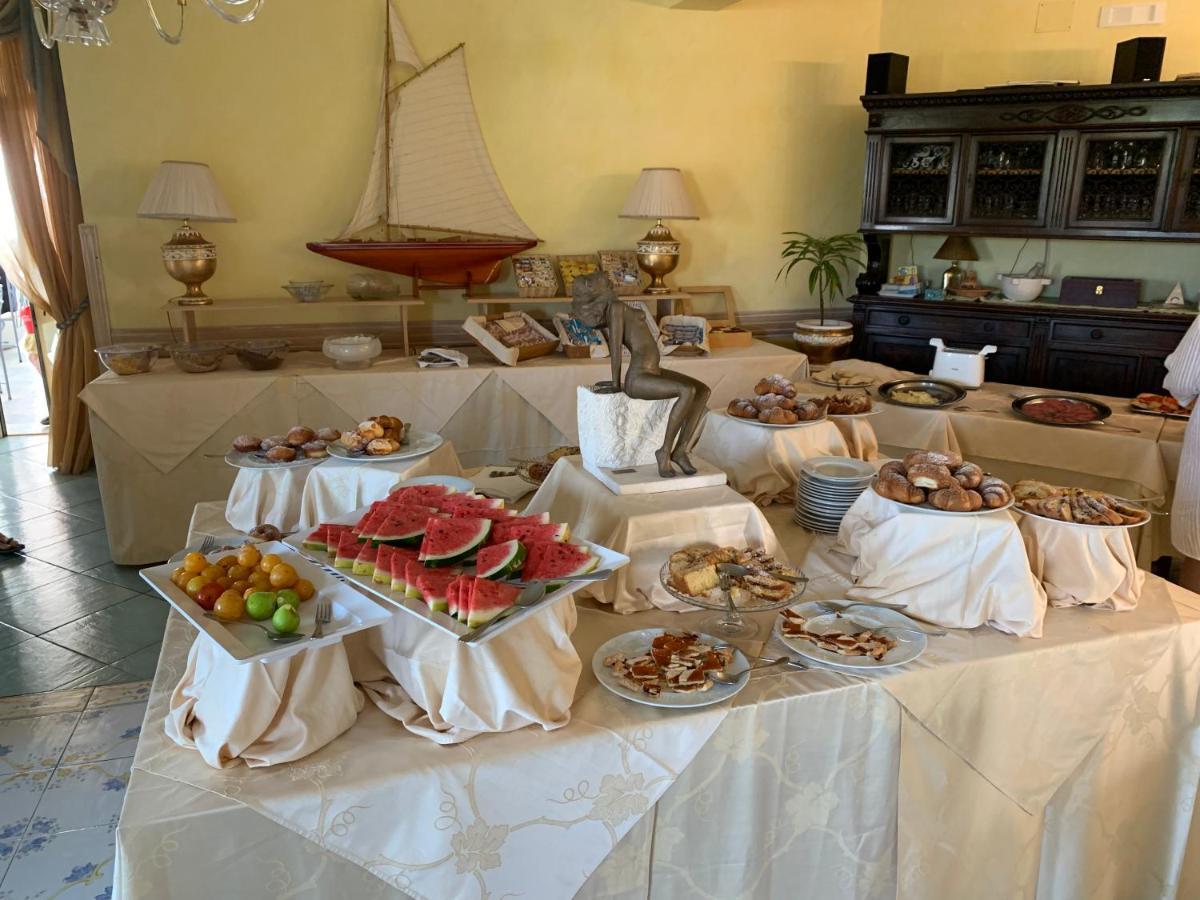 Hotel Isolabella فينتوتيني المظهر الخارجي الصورة