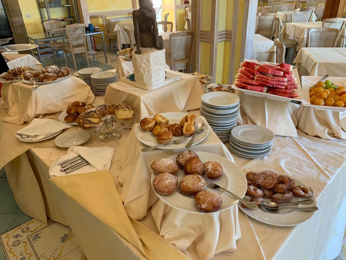Hotel Isolabella فينتوتيني المظهر الخارجي الصورة